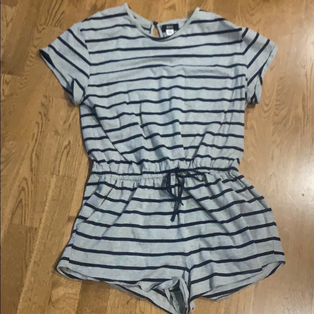 T-shirt urban outfitters romper